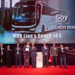 Το MAN Lion’s Coach E αναδείχθηκε «Sustainable Bus of the Year 2026»
