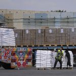 Έτοιμοι για διανομή 60.000 τόνοι τροφίμων στην Γάζα