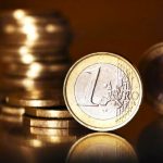 Το ευρώ ενισχύεται στα 1,1621 δολάρια - FinanceNews.gr