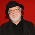 Διονύσης Σαββόπουλος: «Ο πολυαγαπημένος μας σύζυγος, πατέρας, παππούς και τραγουδοποιός έφυγε» – Η ανακοίνωση της οικογένειας του