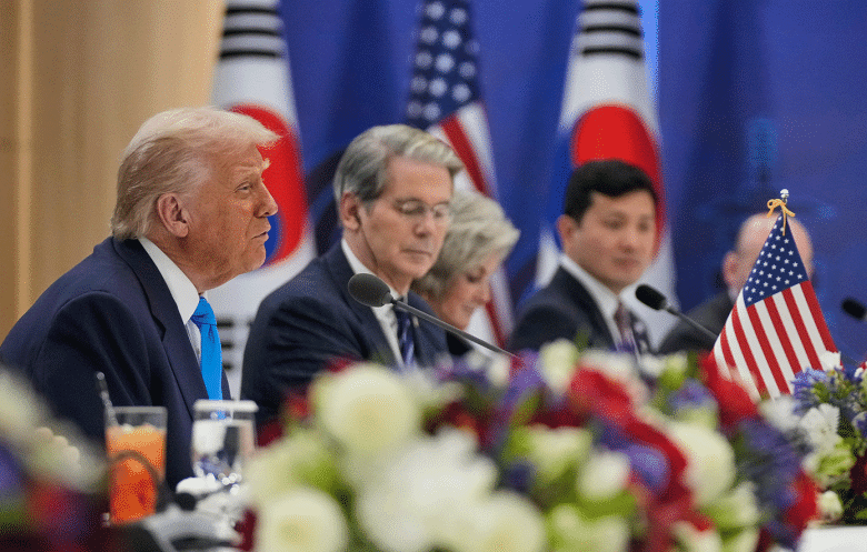 Ο Τραμπ στη Νότια Κορέα: Δεσμεύθηκε να μειώσει την ένταση μεταξύ των Κορέων