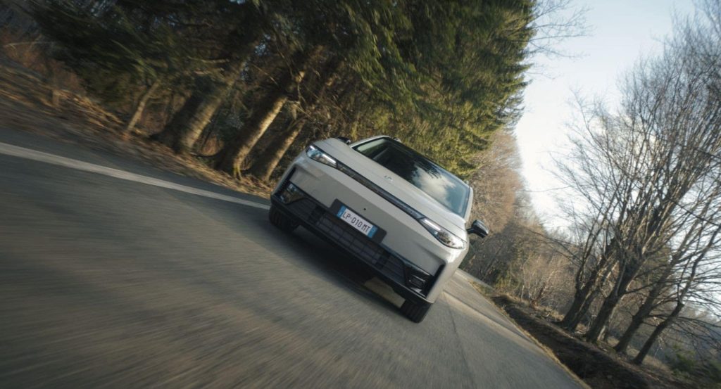 Το Leapmotor C10 AWD κάνει ντεμπούτο