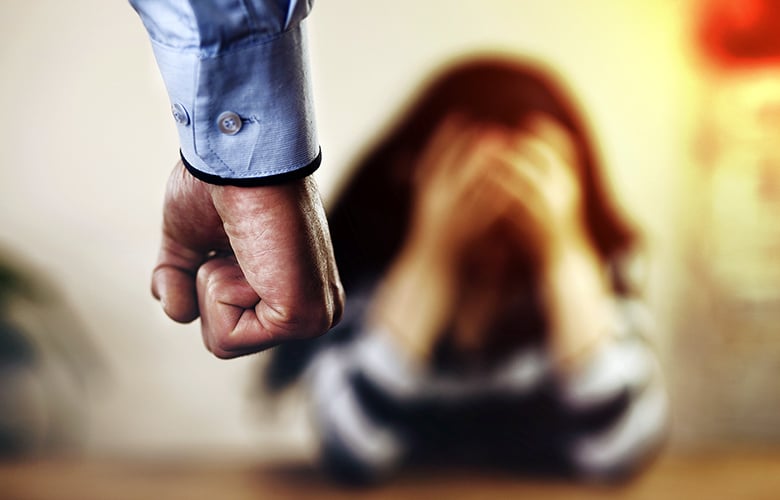 Εφιάλτης για μητέρα και κόρη στην Ηλεία: Υπέφεραν στα χέρια του συζύγου και πατέρα αντίστοιχα