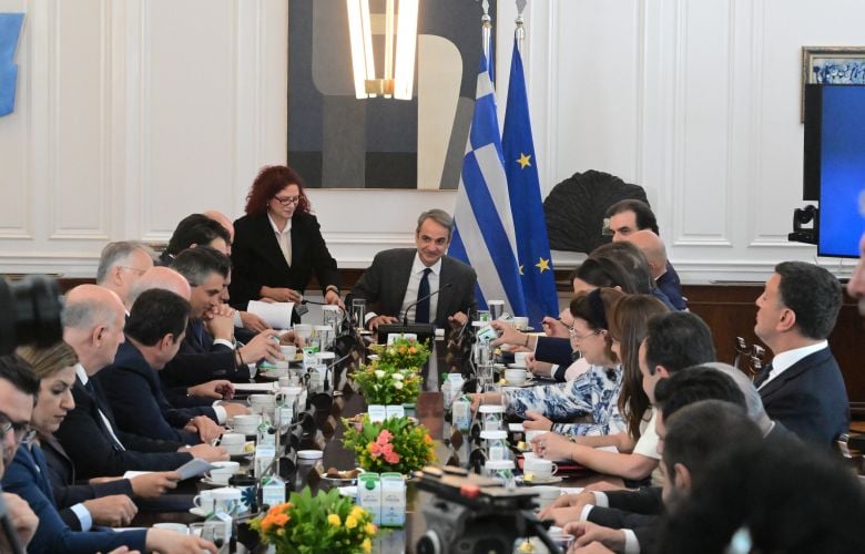 Συνεδριάζει το υπουργικό συμβούλιο υπό τον Κυριάκο Μητσοτάκη, στο Μέγαρο Μαξίμου