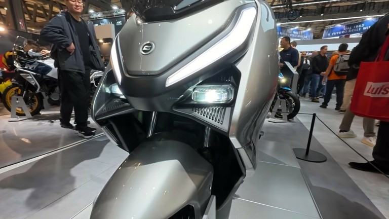 Το πρώτο «χτύπημα» της CFMoto στα scooter