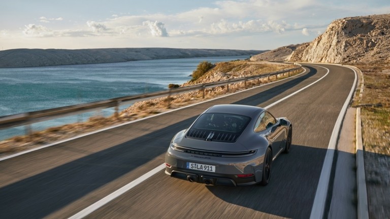 Πόσους ίππους θα έχει η επόμενη Porsche 911 Carrera GTS T-Hybrid;
