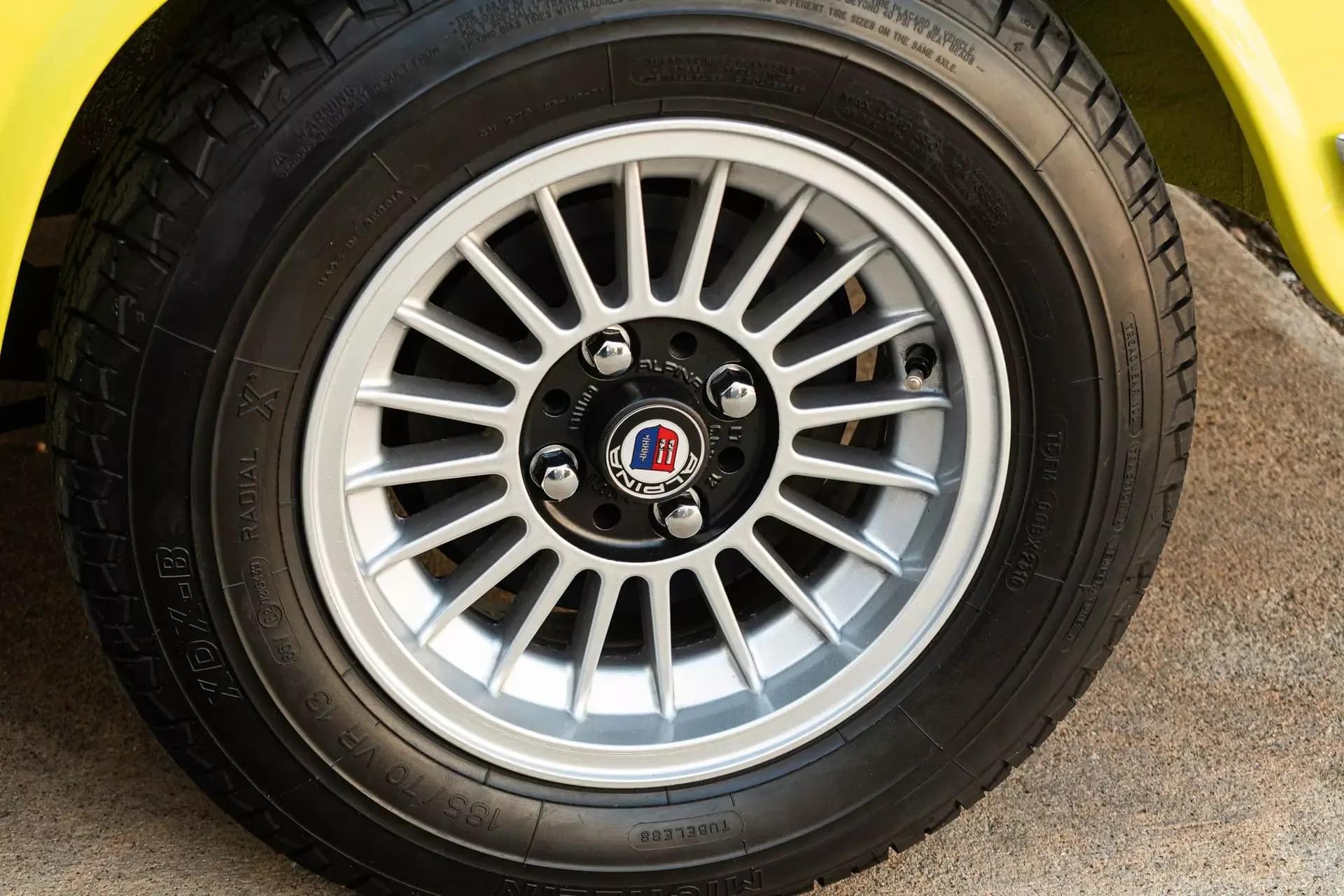 Μια κλασσική «μπέμπα» 2002 φόρεσε «καρδιά» Tesla και μπήκε στη πρίζα!
<p data-wpview-marker=