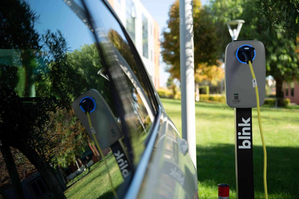 Ηλεκτροκίνηση χωρίς όρια: Η Blink Charging Hellas ξεπέρασε τους 320 σταθμούς φόρτισης σε μεγάλες εταιρείες και ομίλους πανελλαδικά