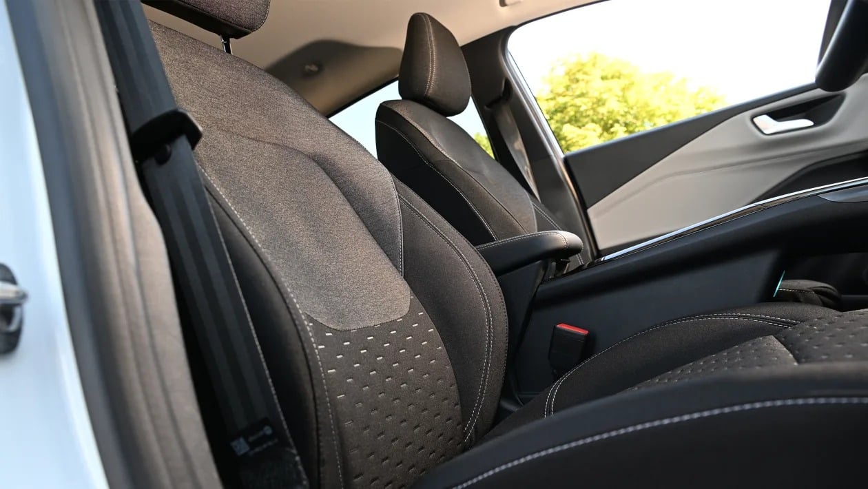 Suzuki e Vitara vs Ford Puma Gen-E: Η μεγάλη κόντρα των μικρών ηλεκτρικών SUV