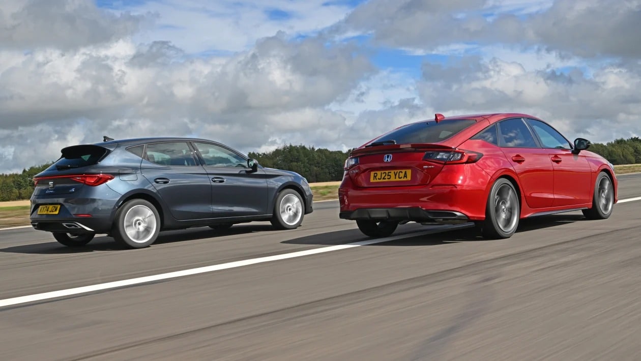 Honda Civic vs SEAT Leon: Ποιο οικογενειακό hatchback είναι το τέλειο αντίδοτο στα SUV;