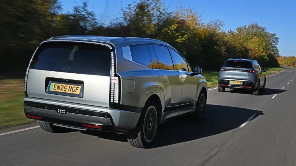 Hyundai Ioniq 9 vs Peugeot E-5008: Ποιο ηλεκτρικό επταθέσιο SUV κερδίζει;