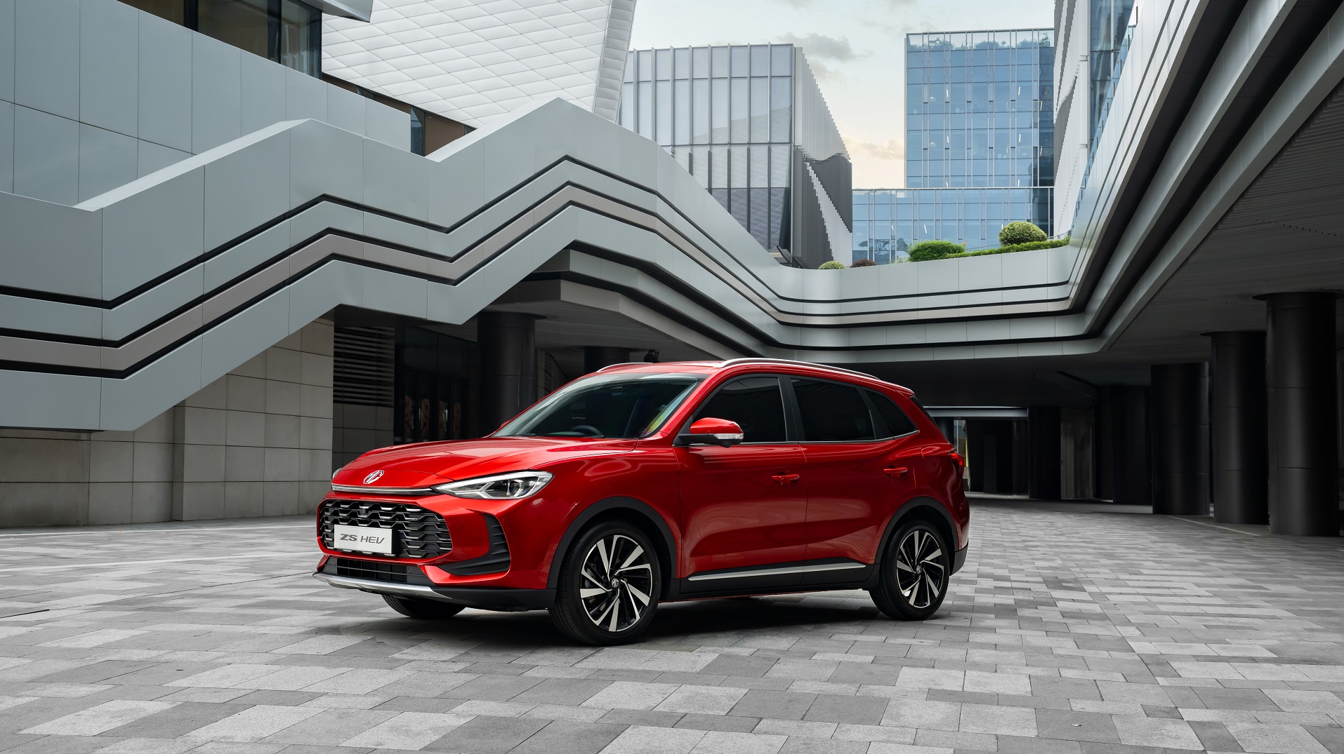 MG Motor MG ZS MAX Hybrid+ 2025 (3)