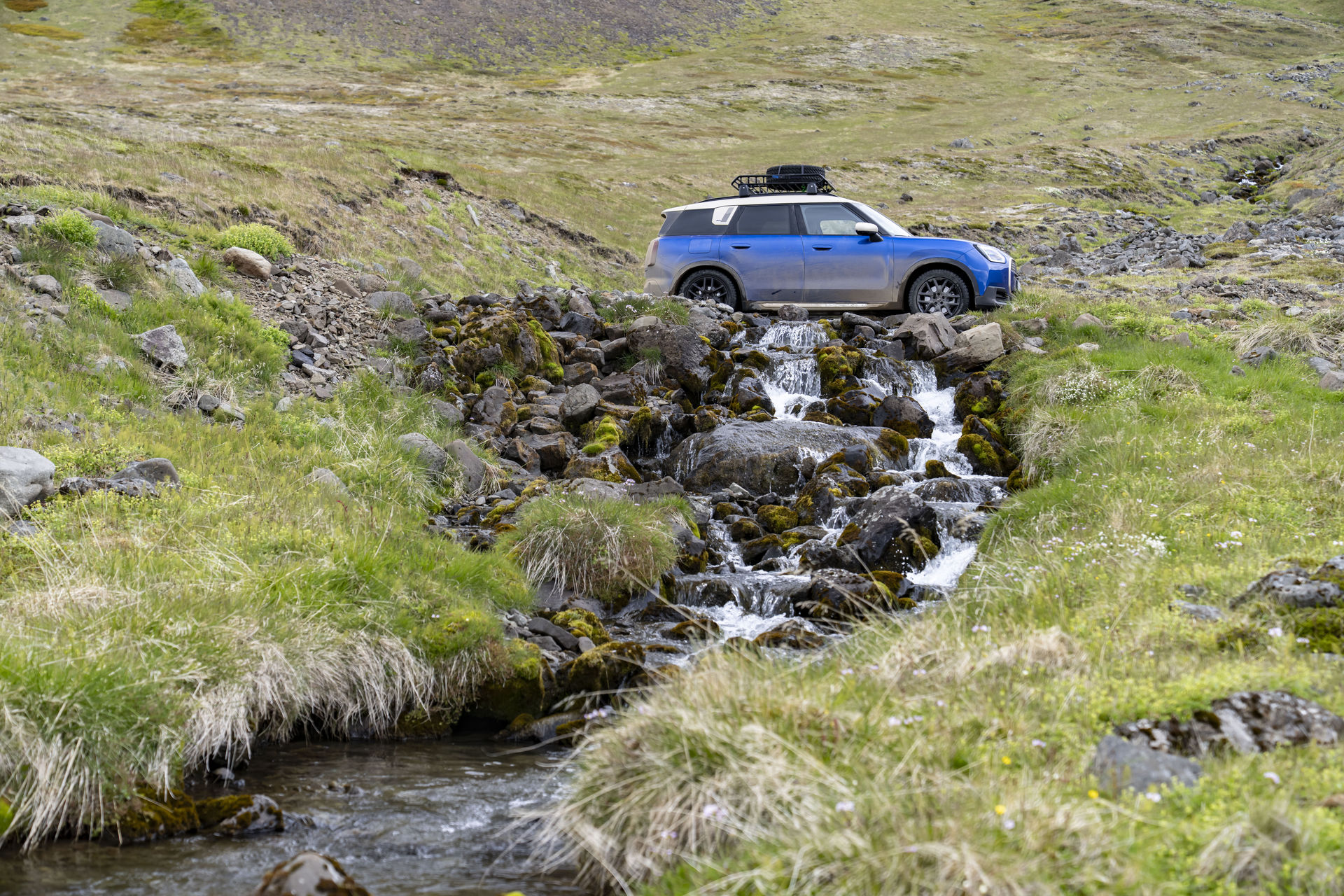 MINI Countryman SE ALL4 Iceland (4)