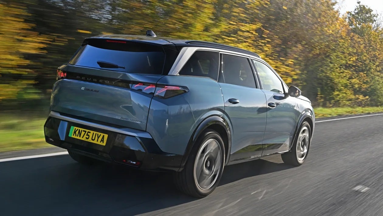 Hyundai Ioniq 9 vs Peugeot E-5008: Ποιο ηλεκτρικό επταθέσιο SUV κερδίζει;