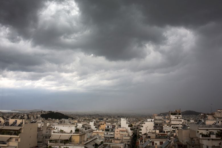 Καιρός: Πού θα εκδηλωθούν κατά τόπους ισχυρές βροχές και καταιγίδες