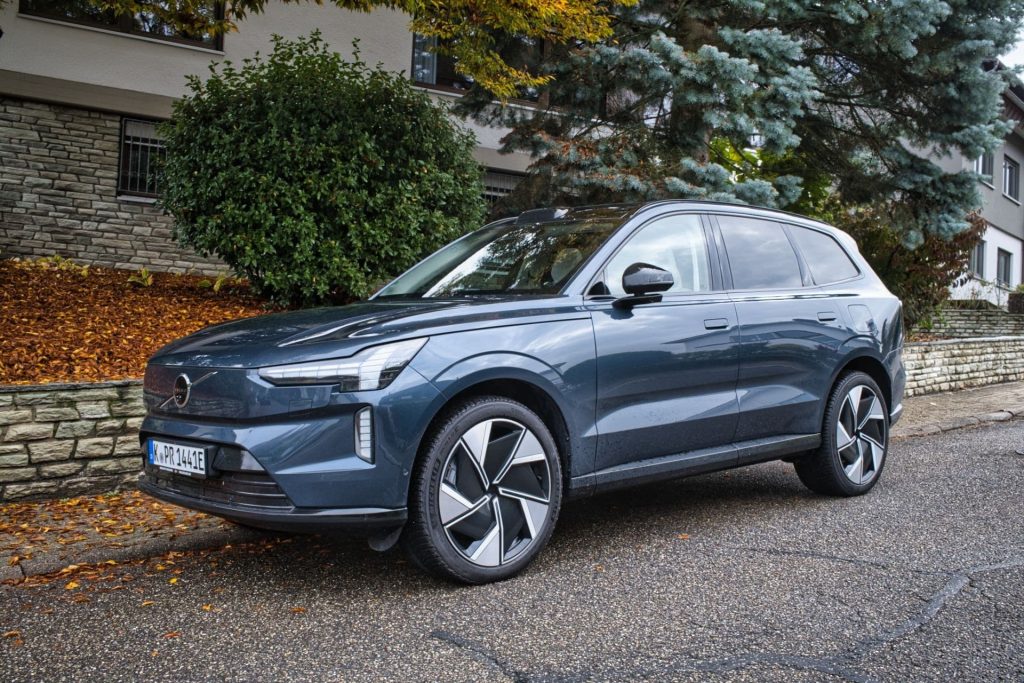 Volvo EX90 – H κυριαρχία στην πιο ήρεμη μορφή της