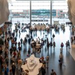 Η αμερικανική κυβέρνηση θα απαιτήσει από τις εταιρείες αεροπορικών μεταφορών να μειώσουν τις πτήσεις από την Παρασκευή