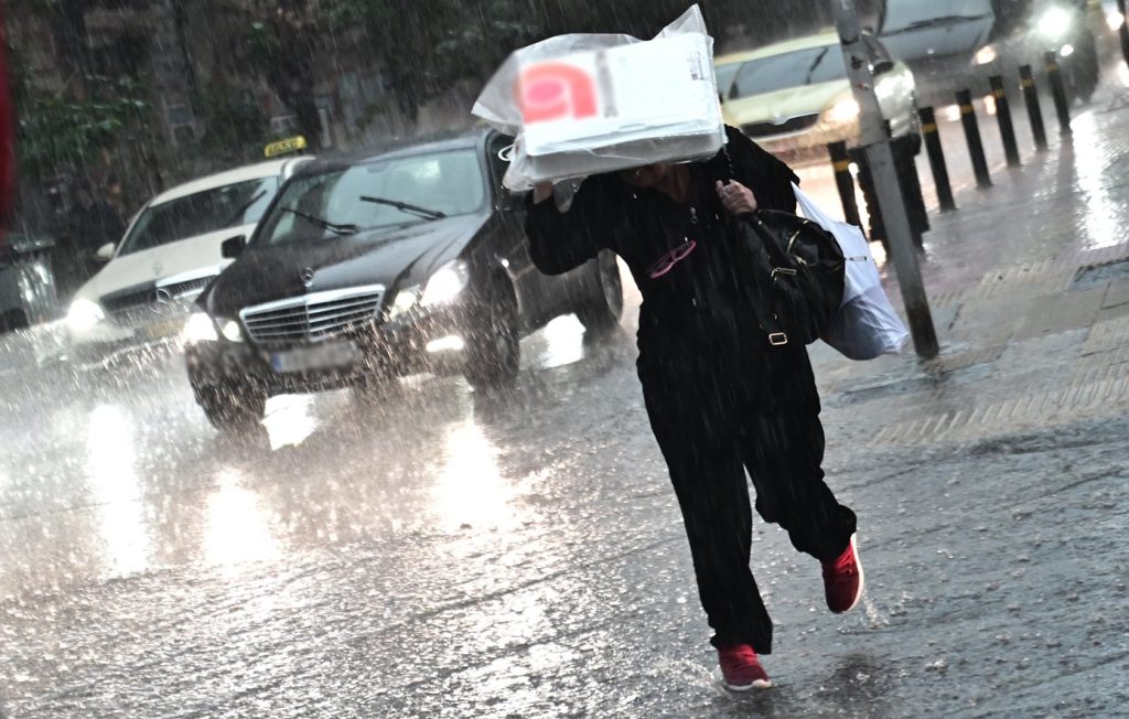 Έκτακτο δελτίο επιδείνωσης καιρού από την ΕΜΥ – Ισχυρές βροχές και καταιγίδες από την Τρίτη