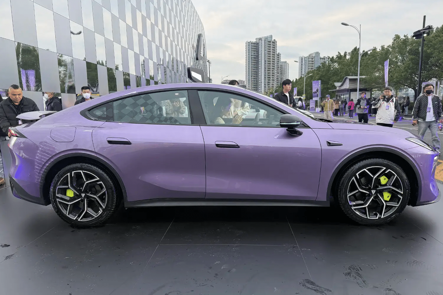 Το Deepal L06 πήρε «προίκα» το μαγνητικό σύστημα ανάρτησης που χρησιμοποιεί η Ferrari