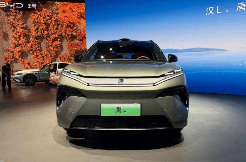 Αυτό είναι το νέο BYD Atto 8, με 0-100 σε 3,9'' και γρήγορη φόρτιση 1.000 kW