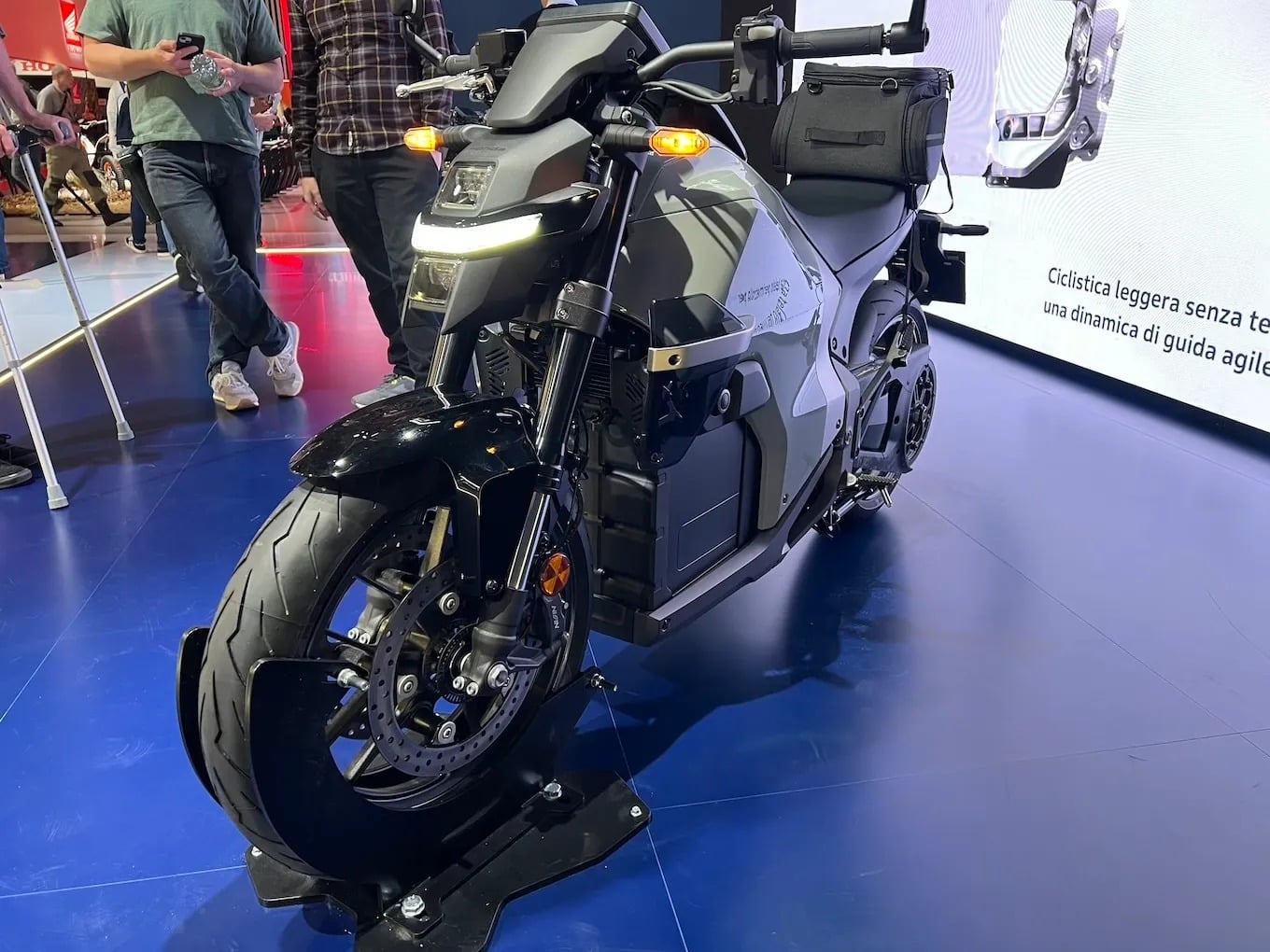 Honda WN7: Η πρώτη full-size ηλεκτρική μοτοσικλέτα της Honda αποκαλύφθηκε