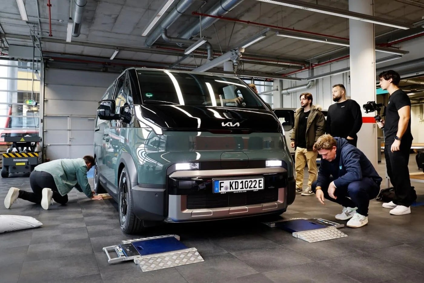 Το Kia PV5 Cargo έκανε ρεκόρ Γκίνες με 693 km με μια φόρτιση! - Cars Electric