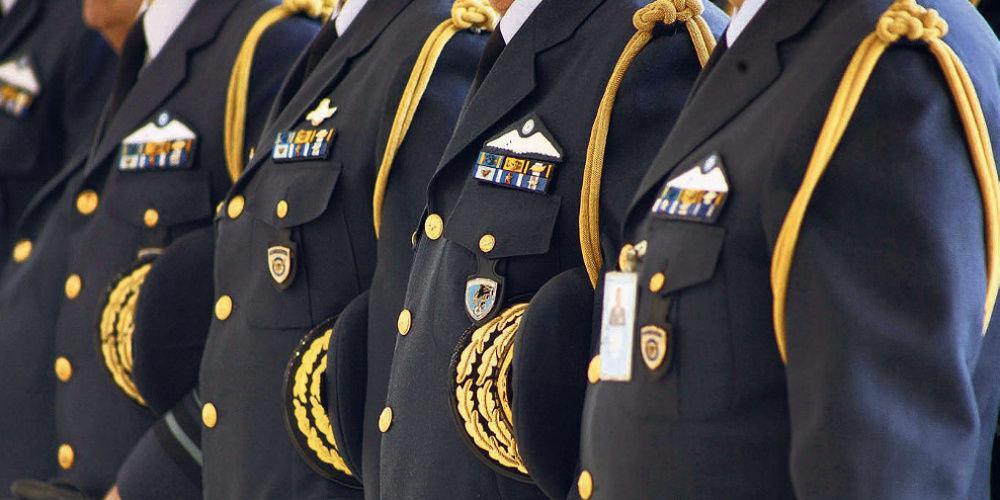 Ένστολοι: Πρώτη αύξηση στις αποδοχές τους από τον Οκτώβριο – Μεσοσταθμικά 1,5 έως 2 μισθούς μέσα στο 2025 - FinanceNews.gr