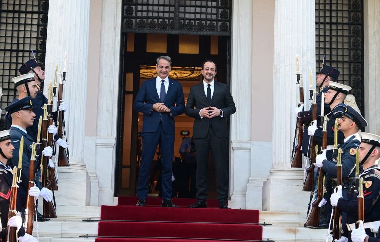 Μητσοτάκης σε Χριστοδουλίδη: Είναι πολύ σημαντικό να συντονίζουμε το κυβερνητικό μας έργο