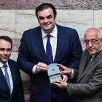 Προϋπολογισμός 2026: Ενίσχυση 3,2 δισ. ευρώ για μισθωτούς επαγγελματίες αγρότες και ένστολους το 2026