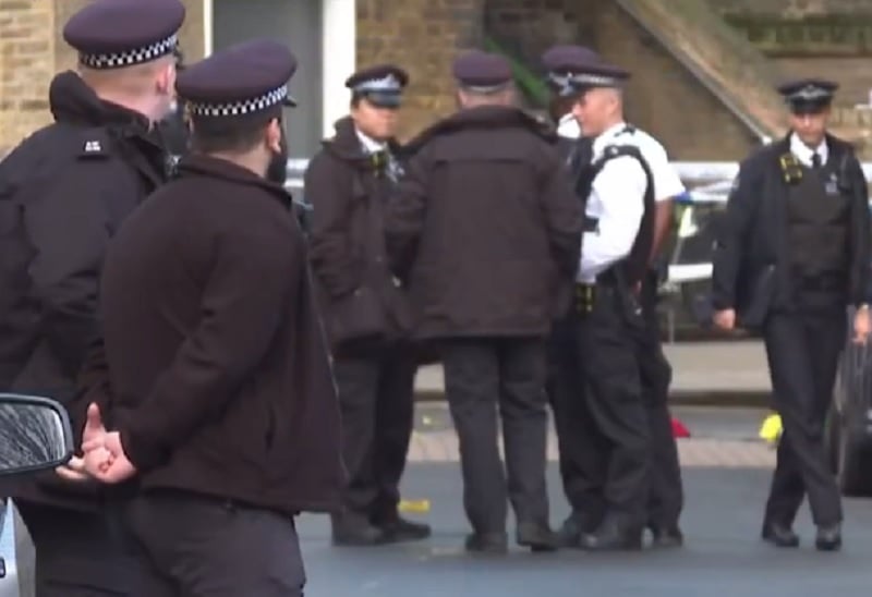 «Συστημικός ρατσισμός» στην αστυνομία του Λονδίνου, σύμφωνα με αποκαλυπτική έκθεση