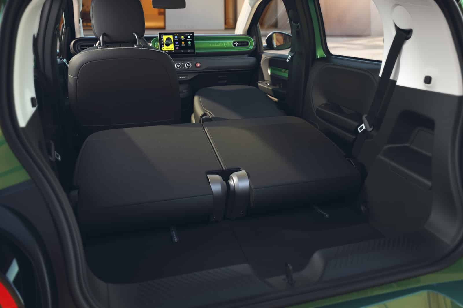 Αυτό είναι το νέο Renault Twingo που... μπαίνει στην πρίζα 

<p data-wpview-marker=