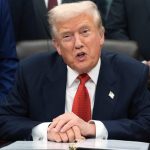 Ο Ντόναλντ Τραμπ υπέγραψε τη συμφωνία για να μπει τέλος στο μεγαλύτερο shutdown στην ιστορία των ΗΠΑ