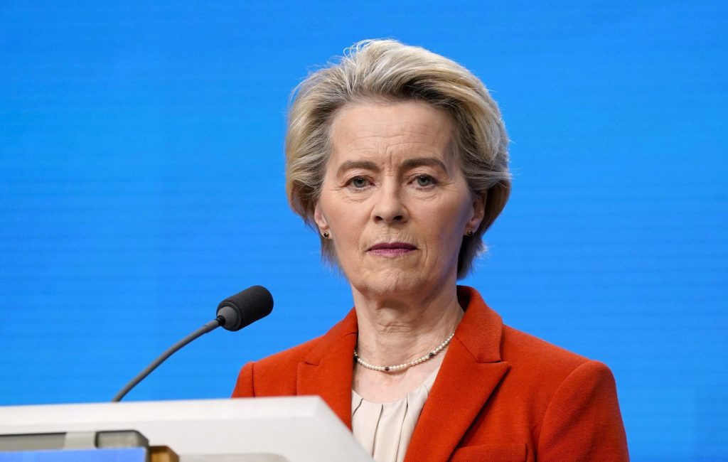 FT: Αναγκαστική προσγείωση για το αεροπλάνο της Ούρσουλα φον ντερ Λάιεν - Financial Report