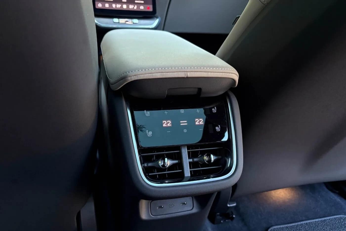 Volvo ES90: Η σουηδική πολυτέλεια συναντά την τεχνολογία αιχμής!