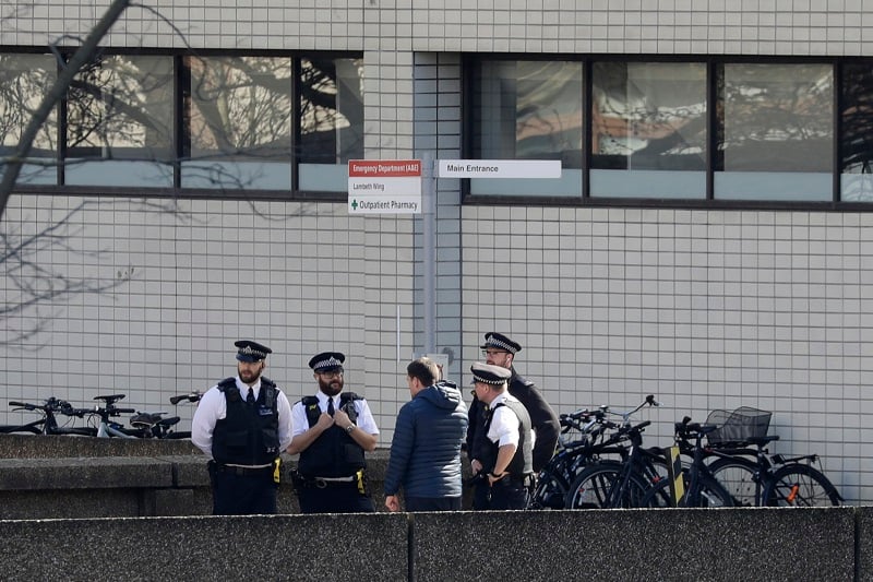 Δύο συλλήψεις για την επίθεση με μαχαίρι σε τρένο στην Αγγλία