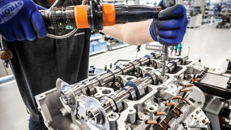 Οι εταιρείες και το μέλλον των θερμικών κινητήρων