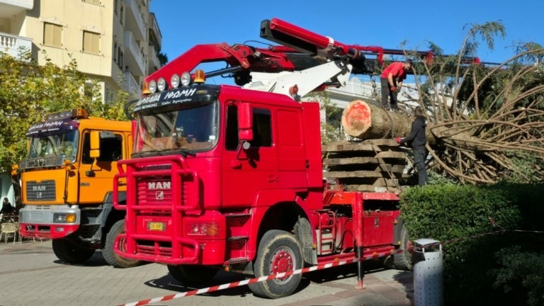 Τα φορτηγά MAN «φέρνουν» τα Χριστούγεννα στην Καλαμάτα
