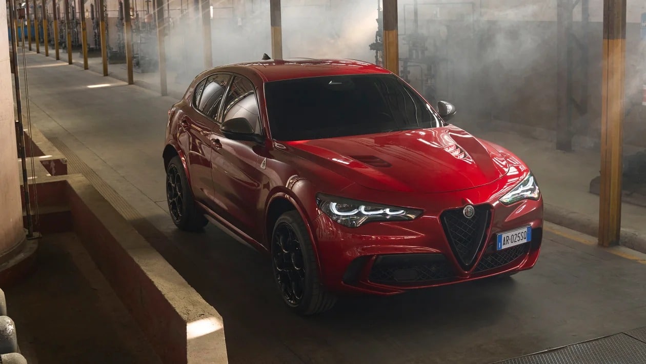Η νέα ειδική έκδοση Alfa Romeo Giulia Quadrifoglio Collezione είναι διαθέσιμη μόνο για 2