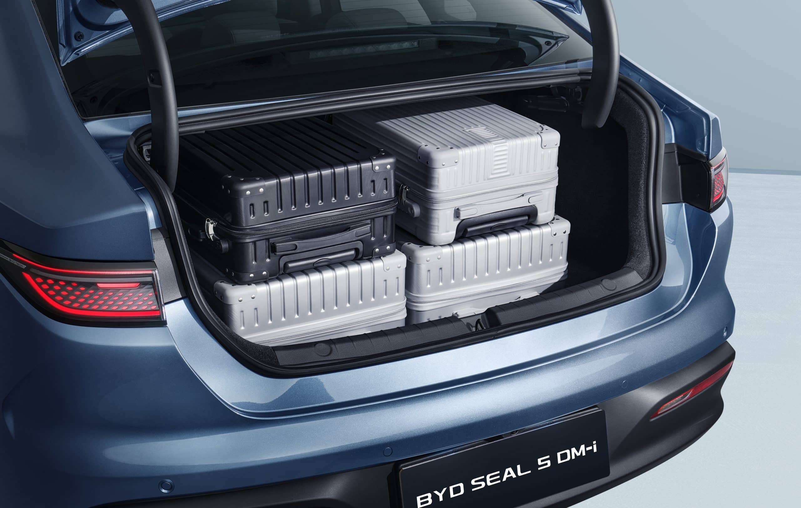 Το BYD SEAL 5 DM-i πάτησε Ελλάδα με τεχνολογία PHEV Super Hybrid - Δείτε πόσο κάνει