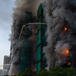 Πυρκαγιά σε ουρανοξύστες του Χονγκ Κονγκ: Ο αριθμός των νεκρών ανήλθε σε 159 – Η αστυνομία προχώρησε σε έξι ακόμη συλλήψεις