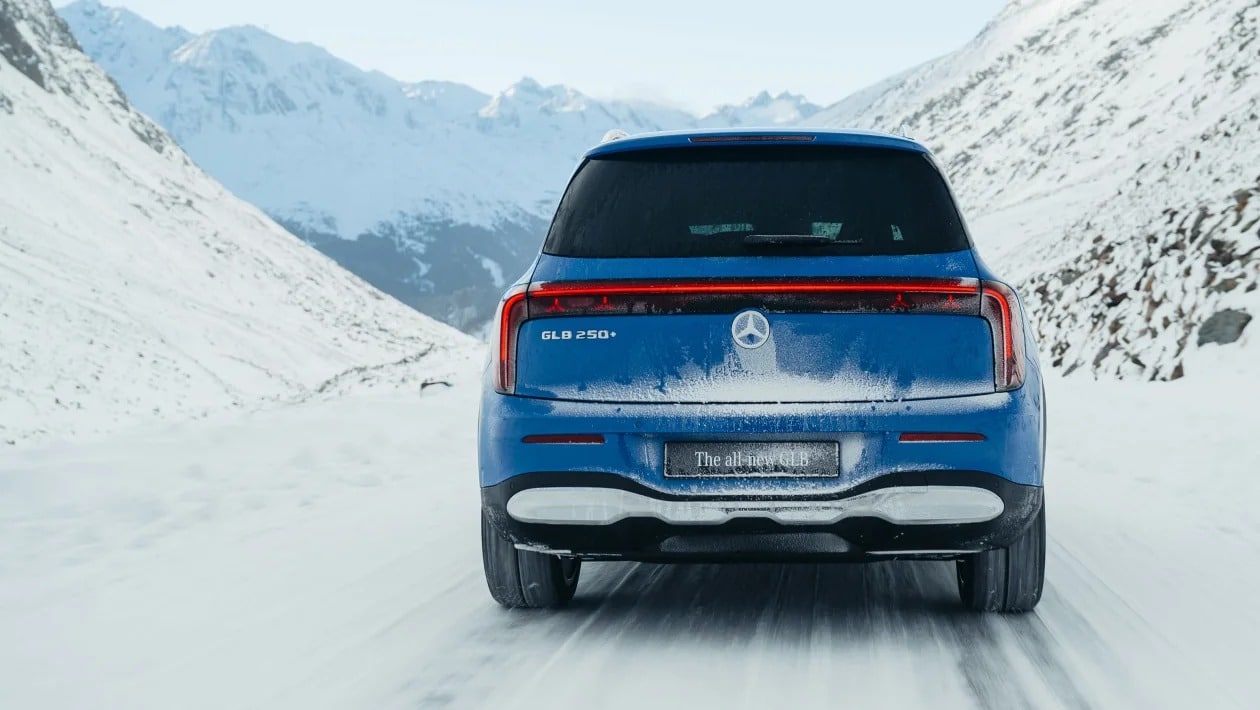 Η νέα Mercedes-Benz GLB φτάνει με αυτονομία 631 χλμ., έως και 7 θέσεις και γρήγορη φόρτιση 320kW