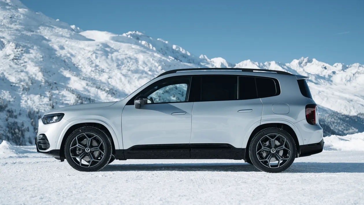 Η νέα Mercedes-Benz GLB φτάνει με αυτονομία 631 χλμ., έως και 7 θέσεις και γρήγορη φόρτιση 320kW