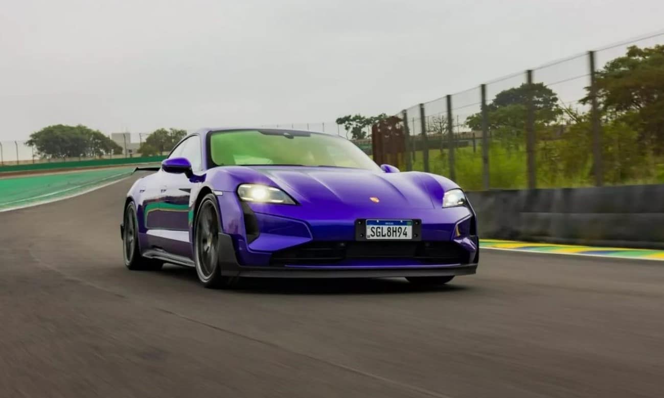 Η Porsche αποκαλύπτει τα μυστικά της μπαταρίας που κάνουν την Taycan να πηγαίνει πιο μακριά και να φορτίζει πιο γρήγορα