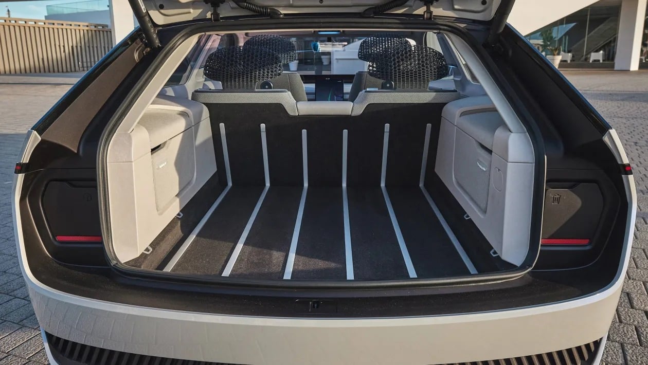 Skoda Vision O: Δείτε το εσωτερικό από το νέο ηλεκτρικό που τα «σπάει»