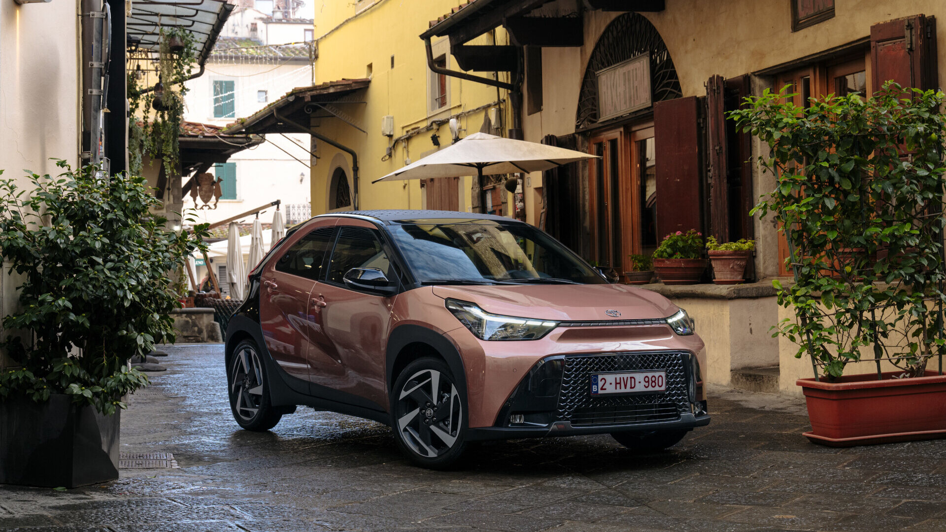 Οδηγούμε στη Φλωρεντία το ανανεωμένο Toyota Aygo X Hybrid