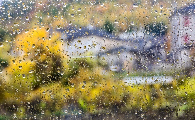 Καιρός: Νεφώσεις με τοπικές βροχές – Πού θα είναι έντονα τα φαινόμενα