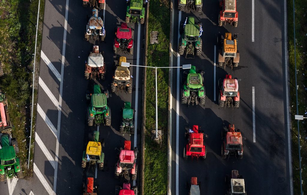 Την Πέμπτη αποφασίζουν οι αγρότες τι θα γίνει με τα μπλόκα – Συνεδριάζει η Πανελλαδική Επιτροπή στις Σέρρες