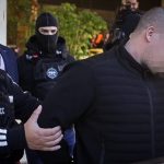 Διπλή δολοφονία στην Φοινικούντα: Στην Ευελπίδων ο ανιψιός και ο επιχειρηματίας – Οι συλληφθέντες θα μεταχθούν στα δικαστήρια Καλαμάτας