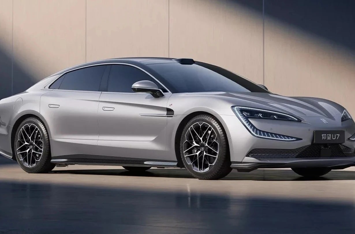 Η BYD «ξεφτιλίζει» τη Γερμανία με το U7: 4 μοτέρ, 1.300 ίπποι και μαγνητική ανάρτηση!