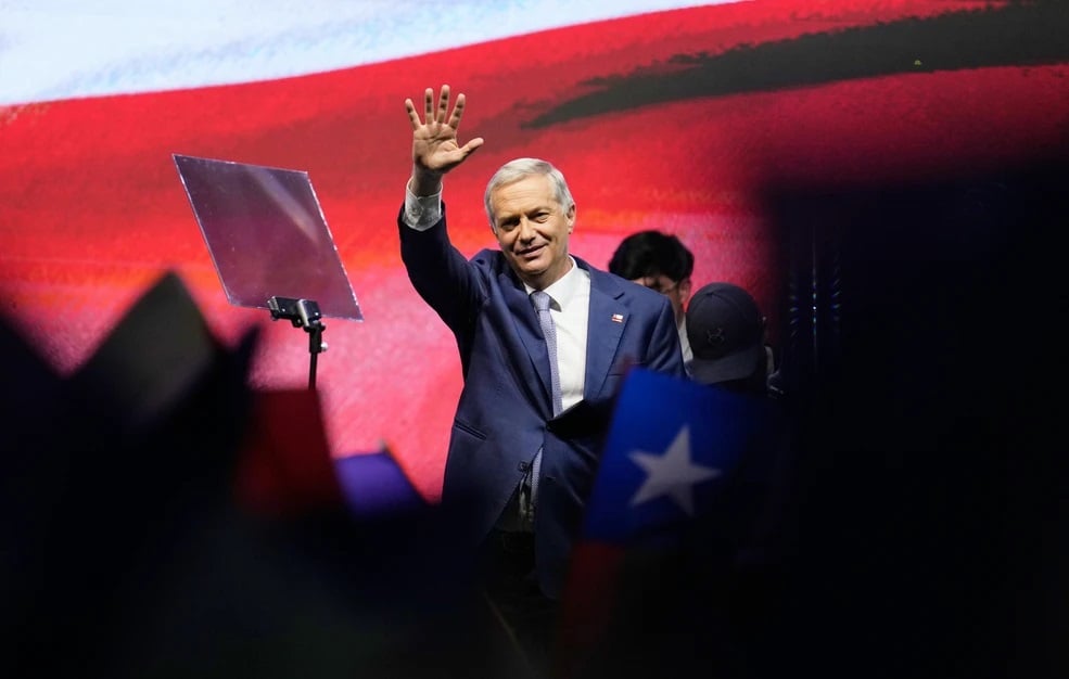 Νέος πρόεδρος της Χιλής ο ακροδεξιός Χοσέ Αντόνιο Καστ – Υπόσχεται να αποκαταστήσει «την τήρηση του νόμου»